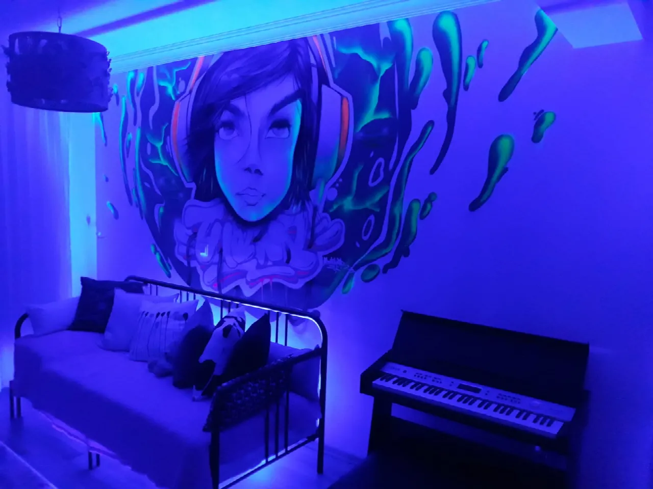 Children's room phosphorescent wall painting 2